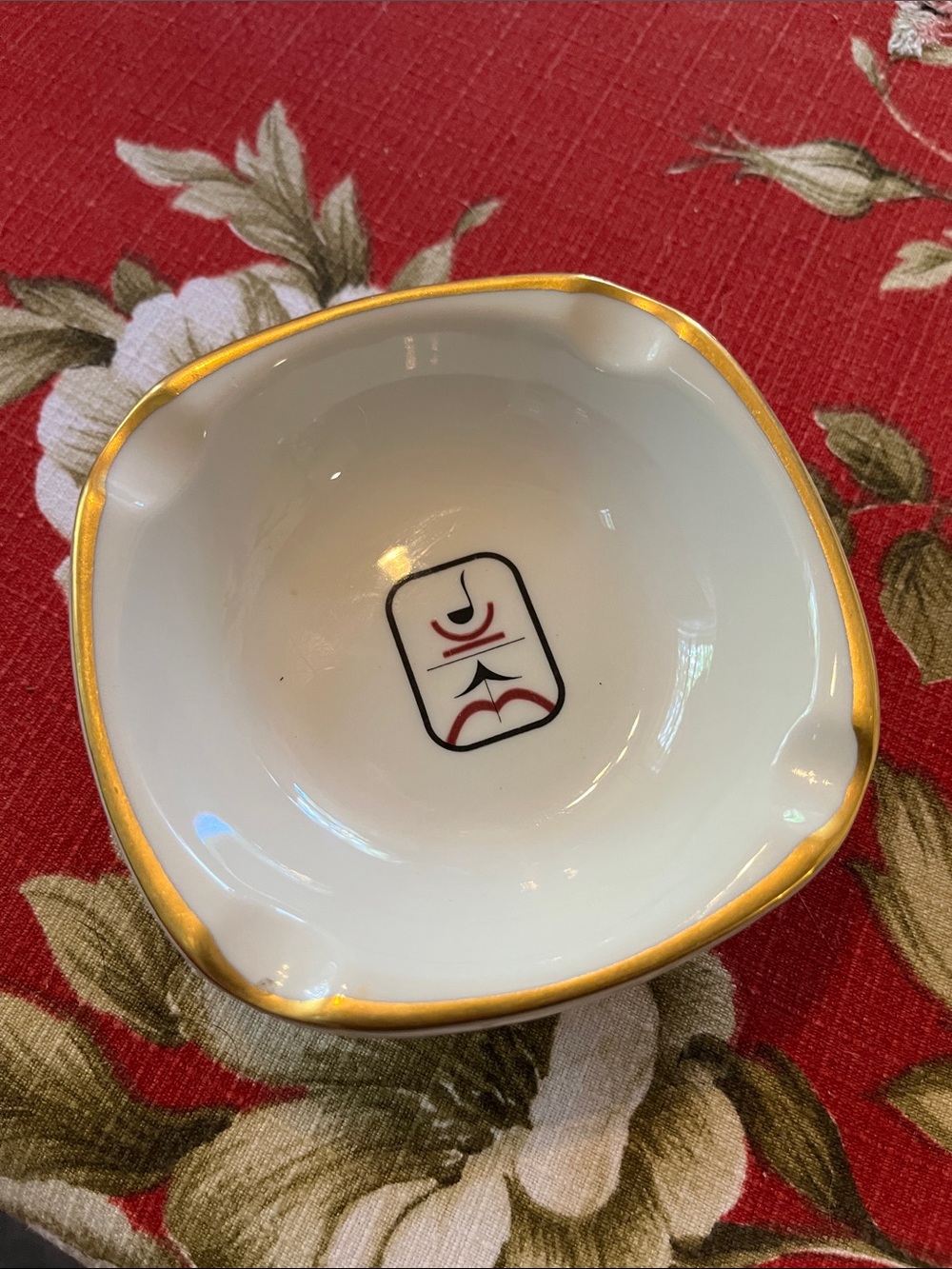 VINTAGE 1964 SYRACUSE CHINA “TREND” SHAPE ASHTRAY TRINKET DISH WITH GOLD RIM